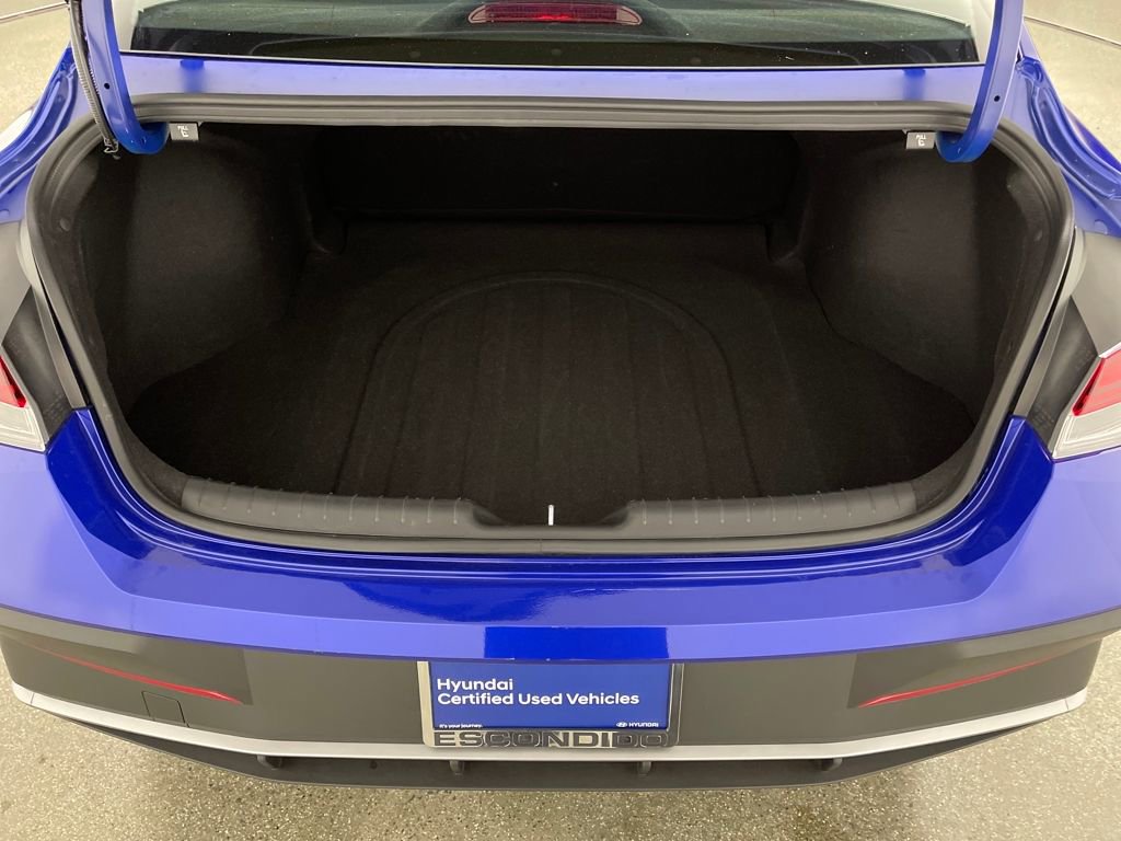 Certified 2025 Hyundai Elantra SEL image 11