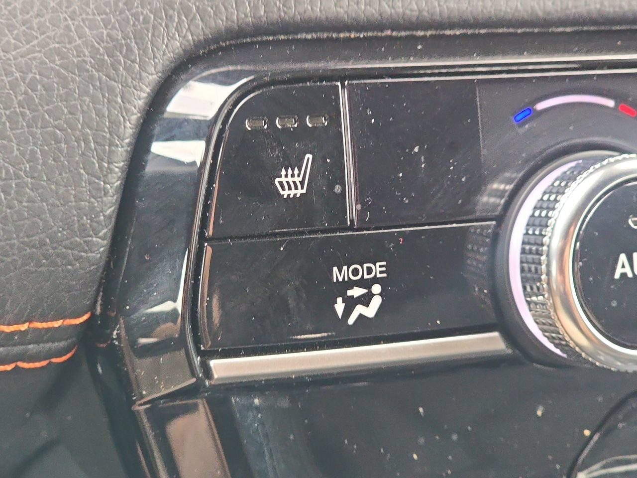 Used 2025 Honda Pilot Sport image 35