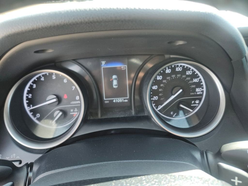 Used 2024 Toyota Camry SE image 19