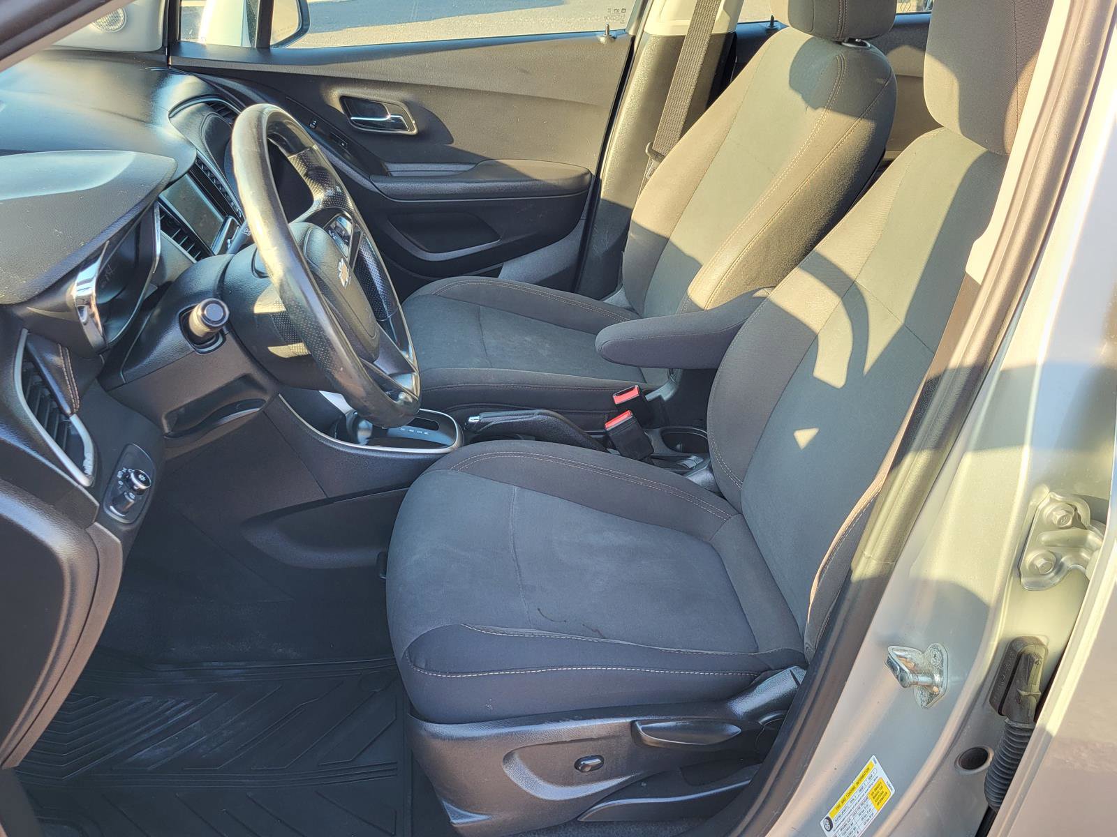 Used 2018 Chevrolet Trax LS image 17