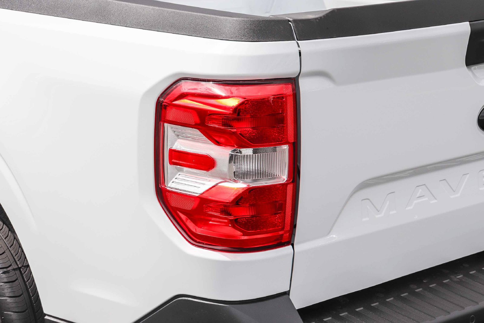 New 2026 Ford Maverick XLT w/ XLT Luxury Package FWD image 8