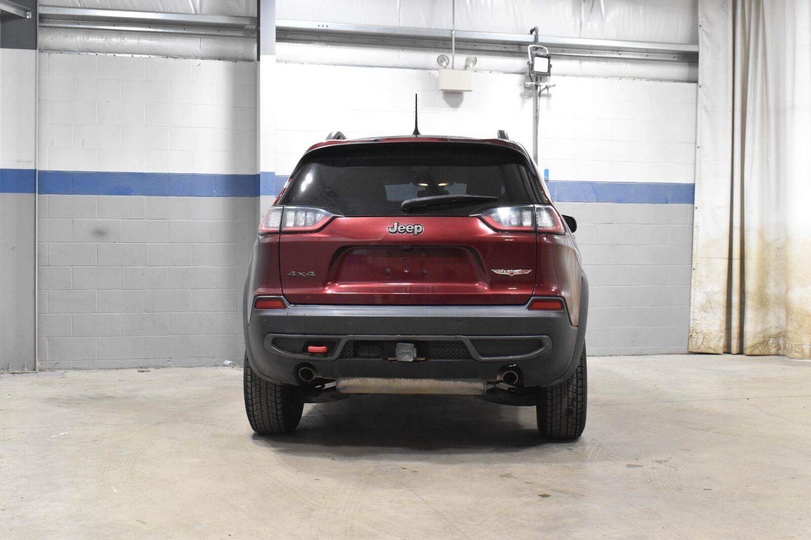 Used 2021 Jeep Cherokee Trailhawk w/ Comfort & Convenience Group AWD/4WD image 21