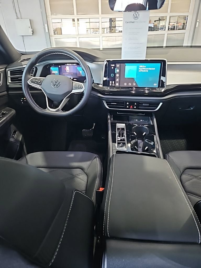 Used 2025 Volkswagen Atlas Cross Sport SE image 25