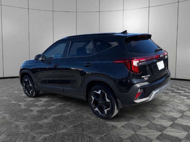 Used 2025 Kia Seltos S AWD/4WD image 3