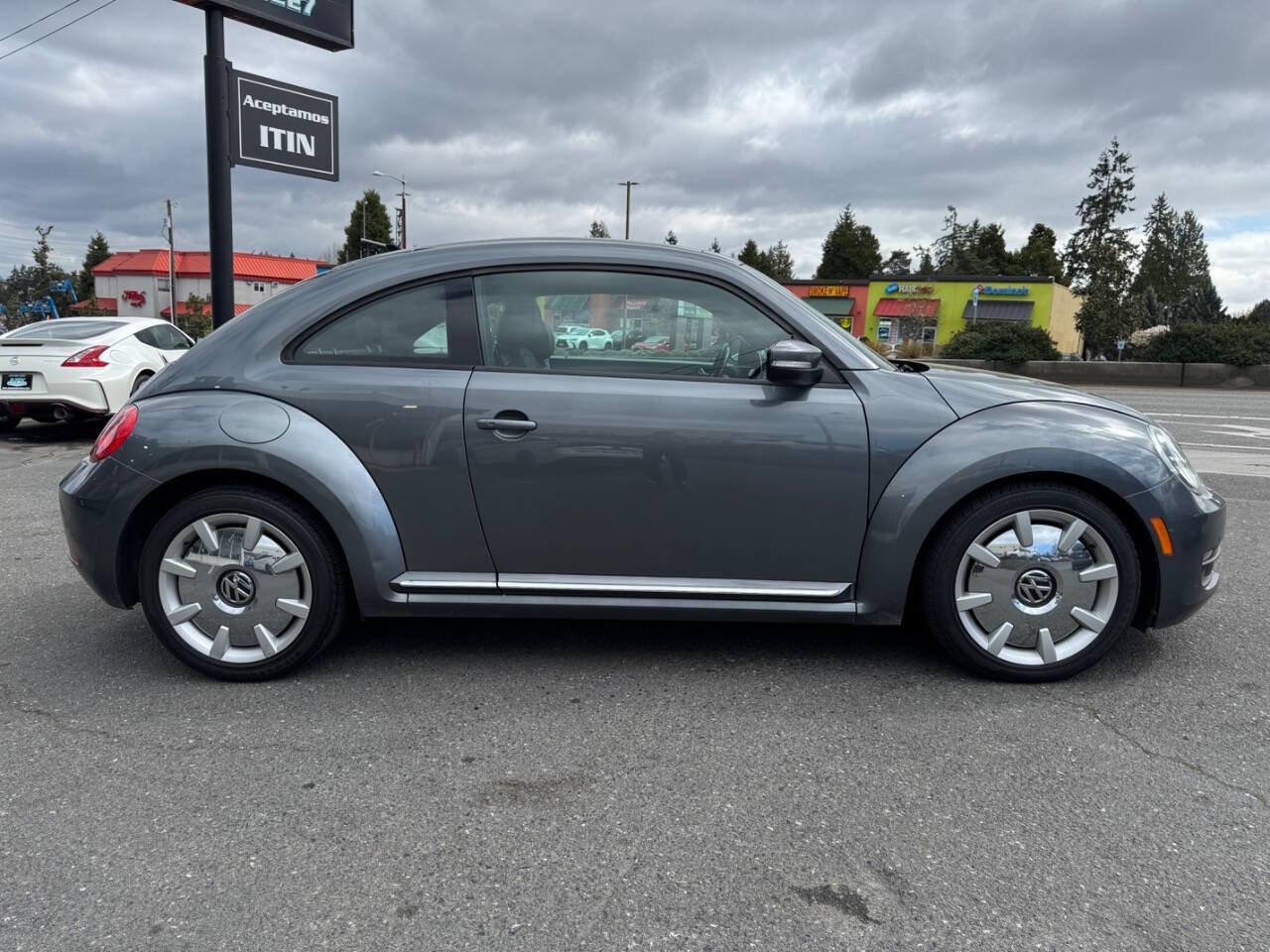 Used 2012 Volkswagen Beetle 2.5 image 7