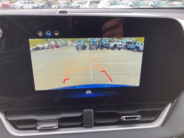 Used 2025 Chevrolet Equinox LT AWD/4WD image 18