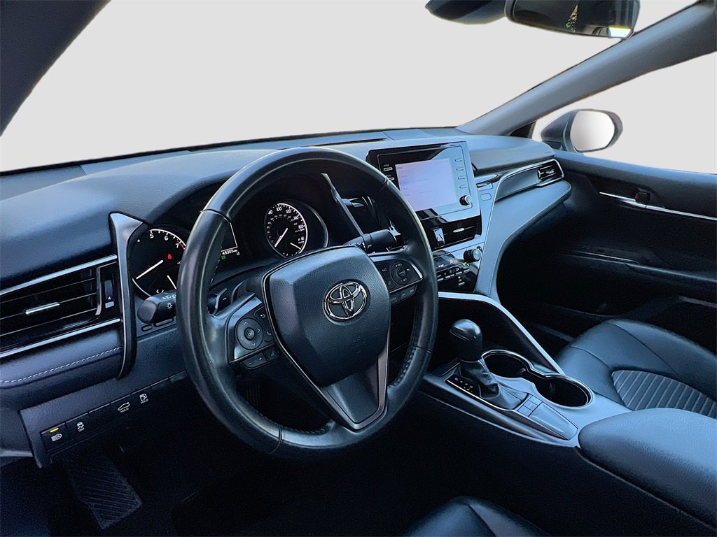 Used 2024 Toyota Camry SE image 9