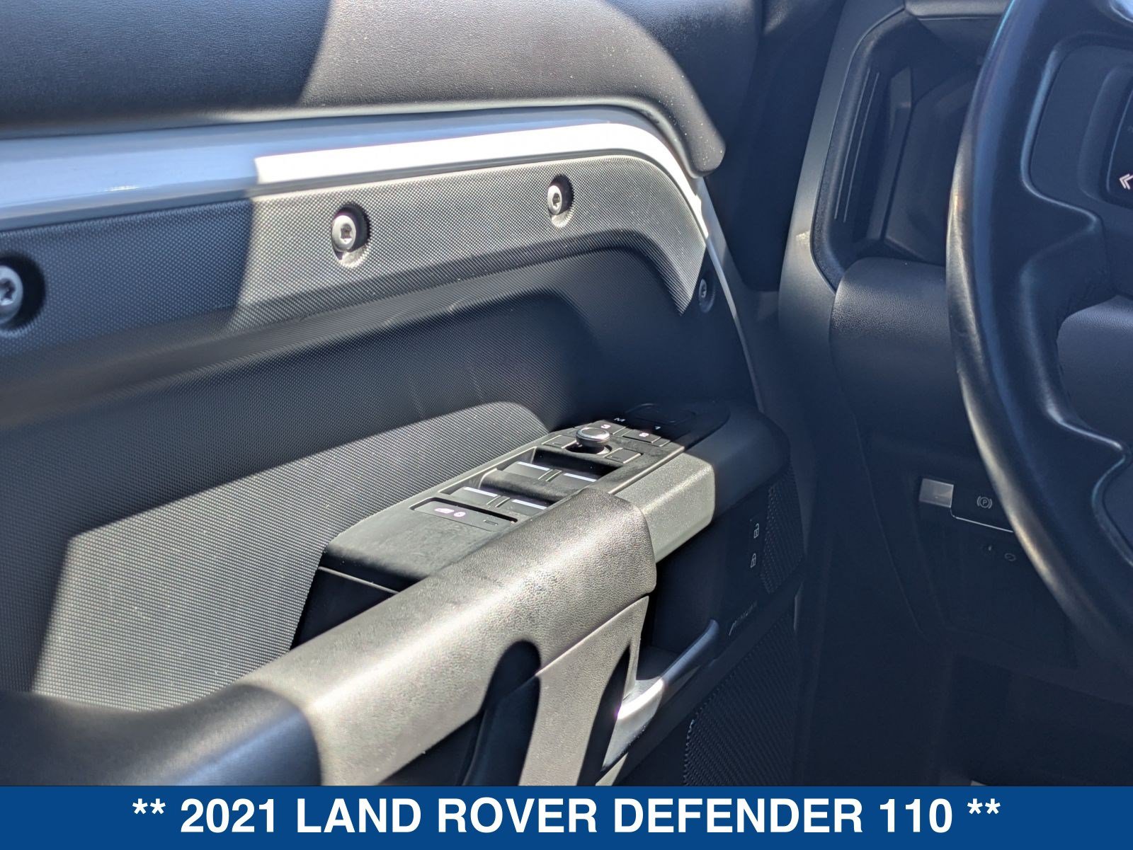 Used 2021 Land Rover Defender 110 X-Dynamic HSE AWD/4WD image 22
