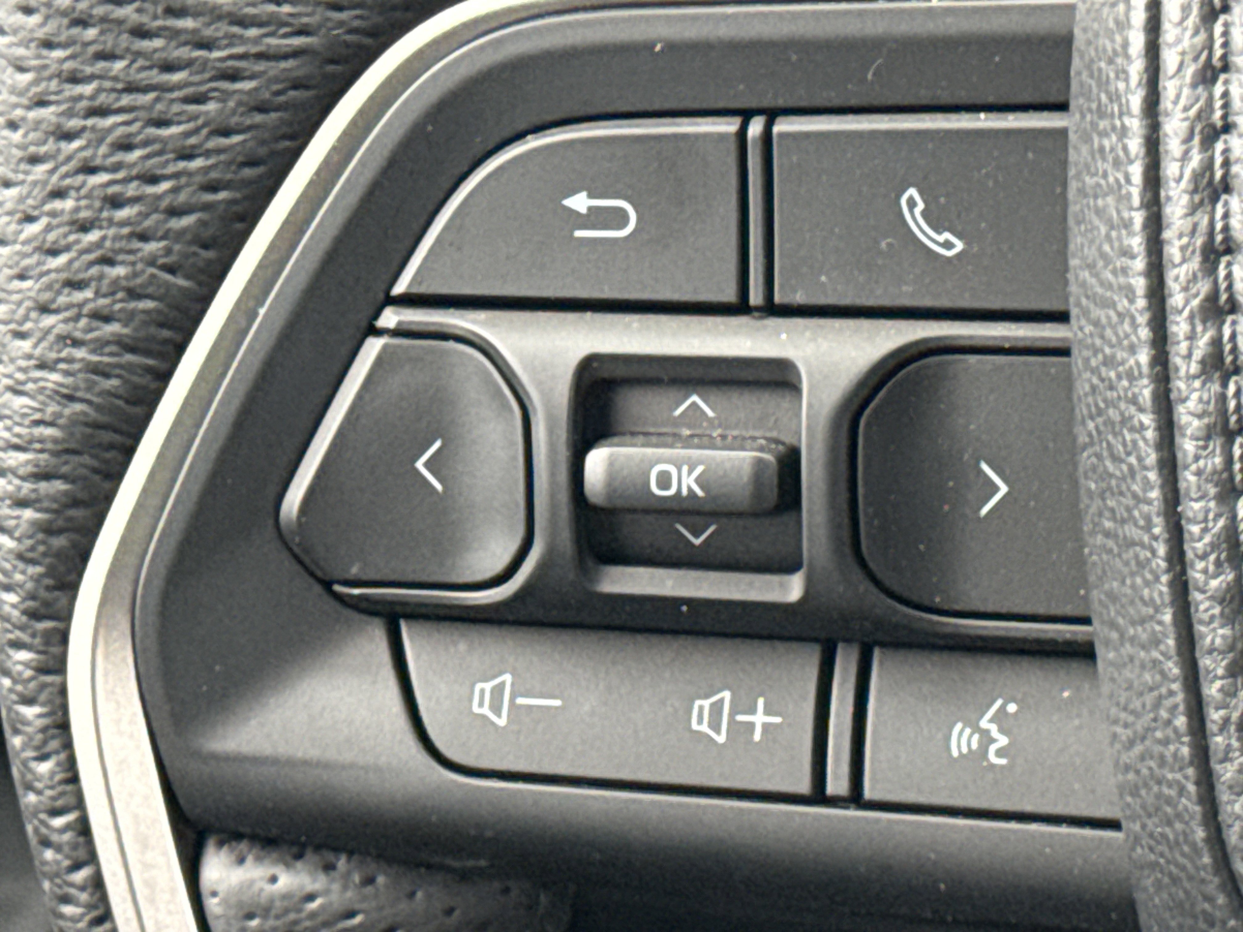 Used 2025 Toyota Tacoma 4x4 Double Cab Hybrid image 19