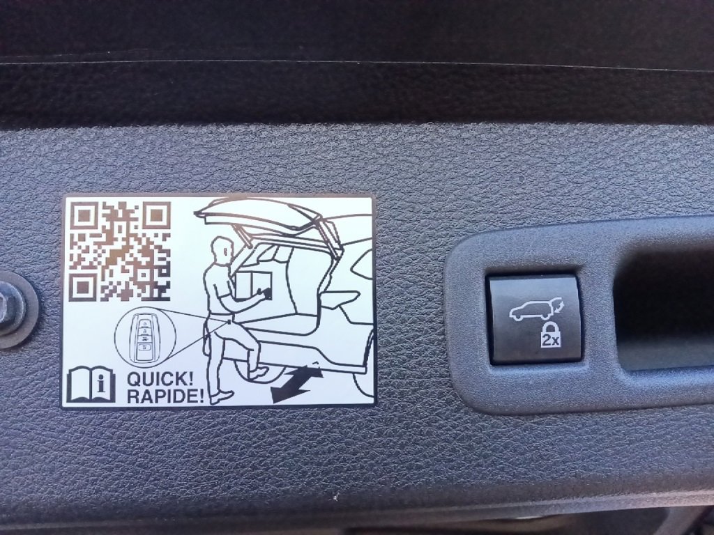 Used 2022 Toyota Sienna Limited image 33