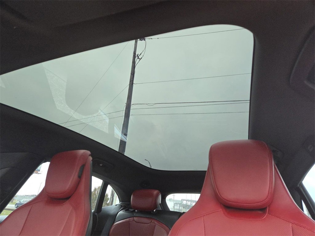 Used 2022 Porsche Taycan 4S image 3