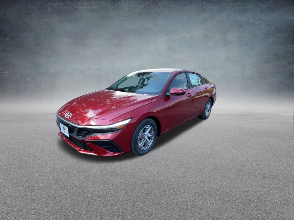 Used 2025 Hyundai Elantra SE image 8