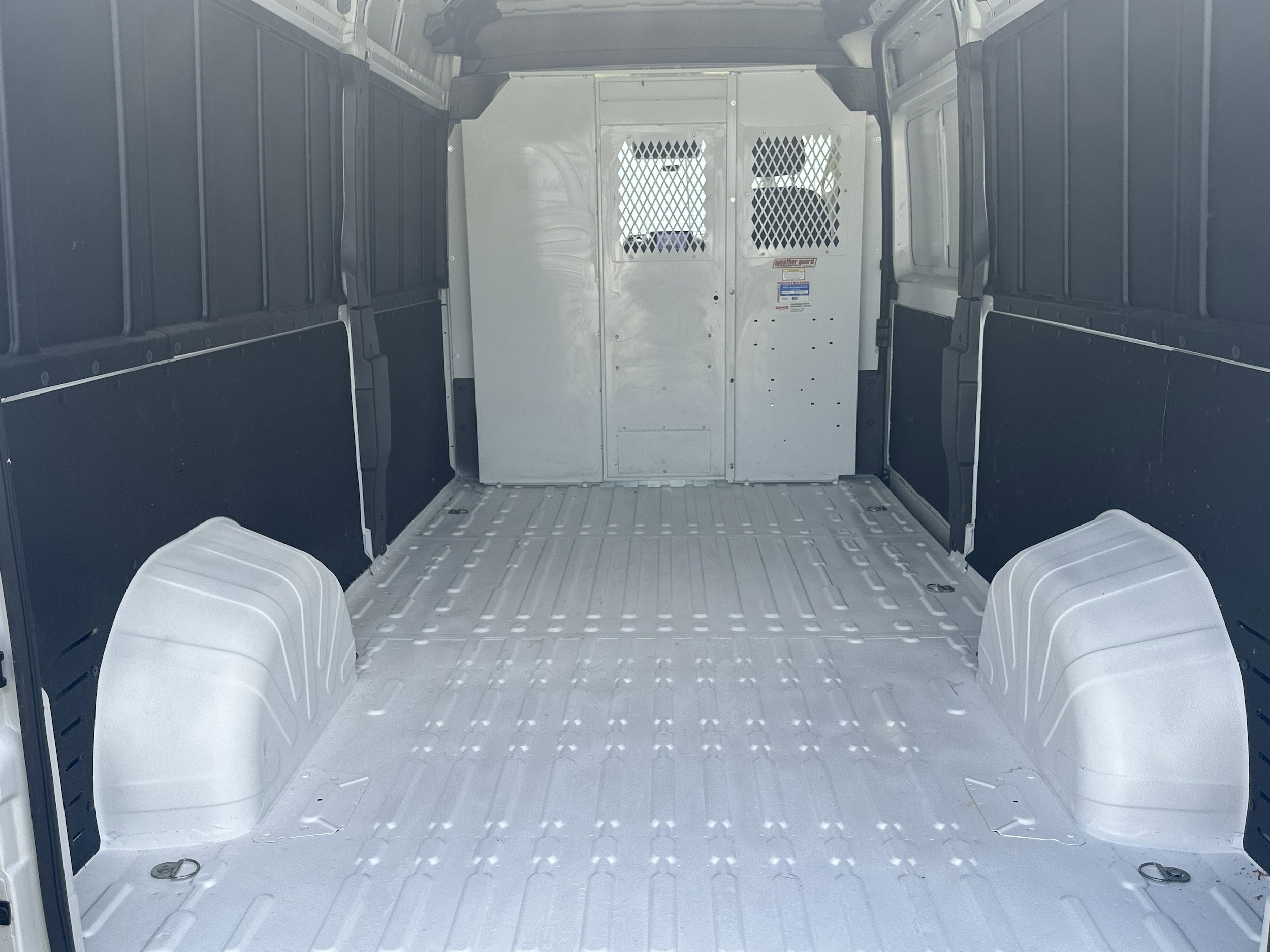 Used 2024 RAM ProMaster 2500 w/ Convenience Group FWD image 17