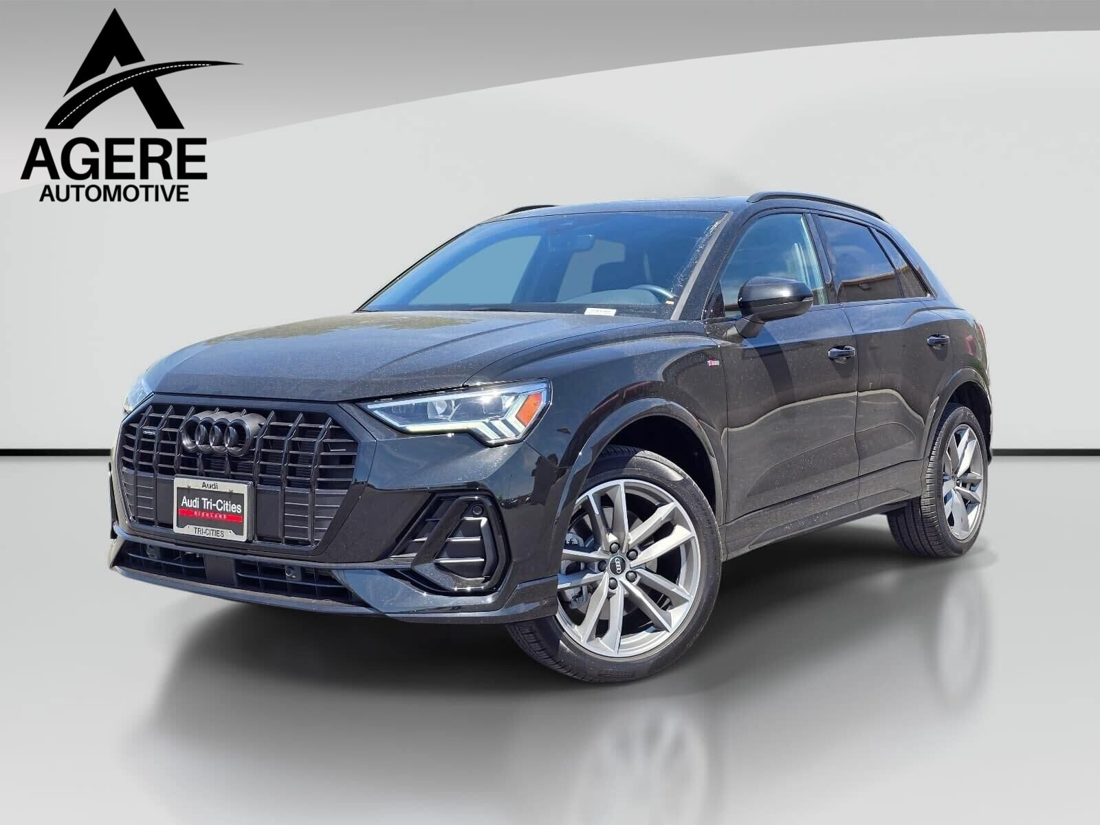 Certified 2025 Audi Q3 2.0T Premium w/ Convenience Package