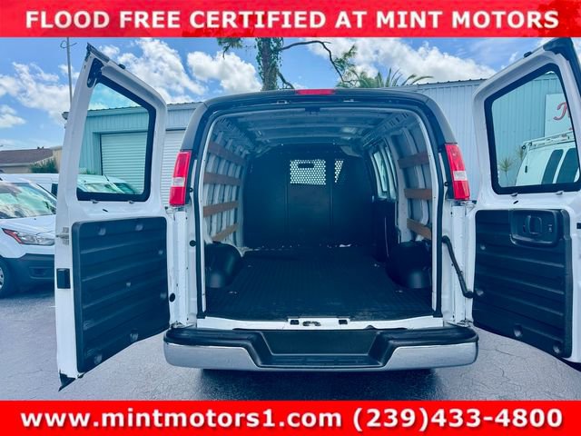 Used 2023 Chevrolet Express 2500 w/ Driver Convenience Package image 3
