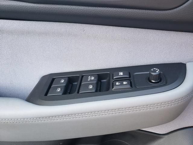 Used 2018 Subaru Legacy 2.5i AWD/4WD image 18