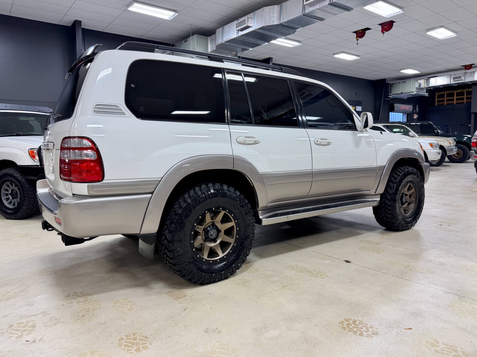 Used 2004 Toyota Land Cruiser image 6