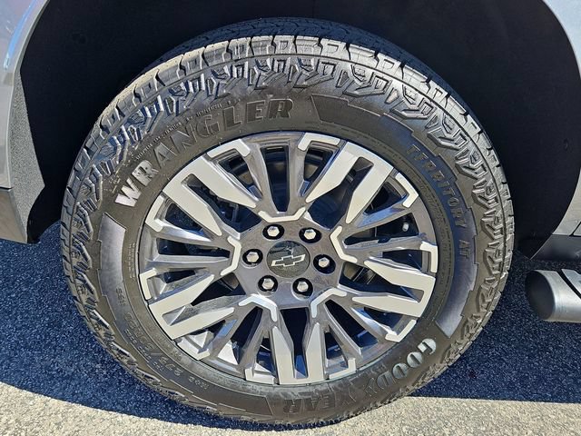 New 2026 Chevrolet Tahoe Z71 w/ Comfort Package AWD/4WD image 38