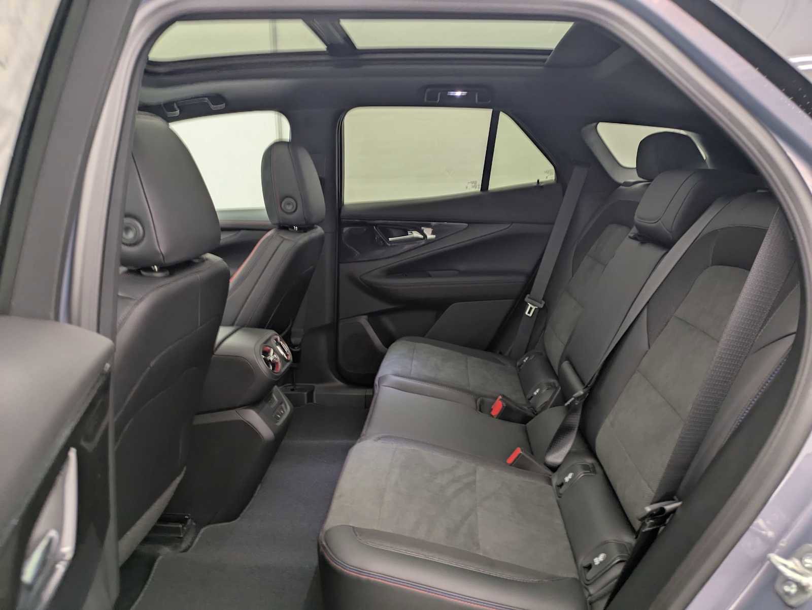 New 2026 Chevrolet Blazer EV RS w/ LPO, Blackout Package AWD/4WD image 21