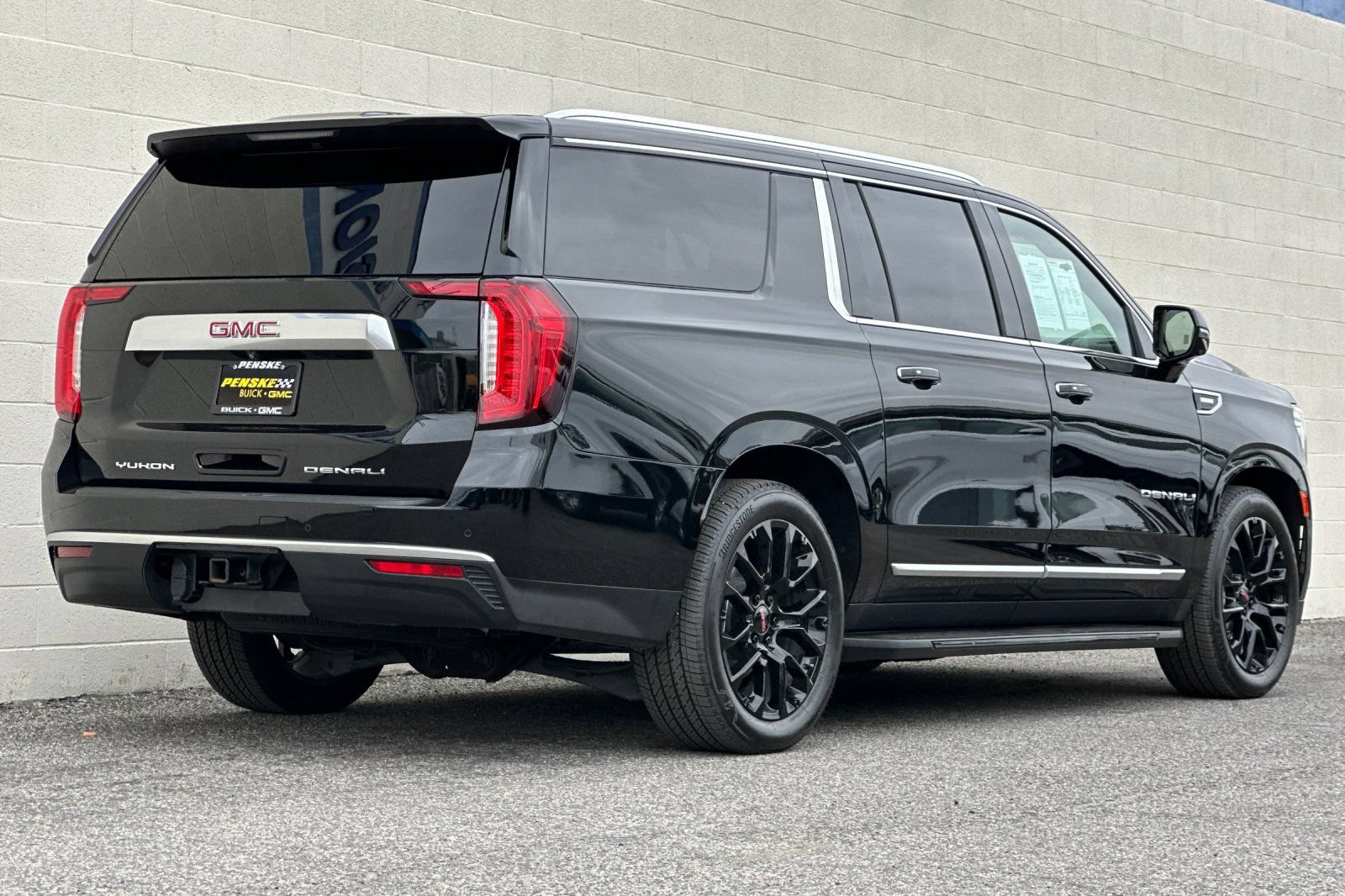 Certified 2023 GMC Yukon XL Denali w/ Max Trailering Package AWD/4WD image 4