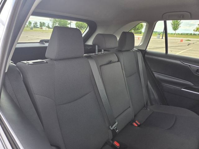 Used 2019 Toyota RAV4 LE w/ Carpet Mat Package AWD/4WD image 38
