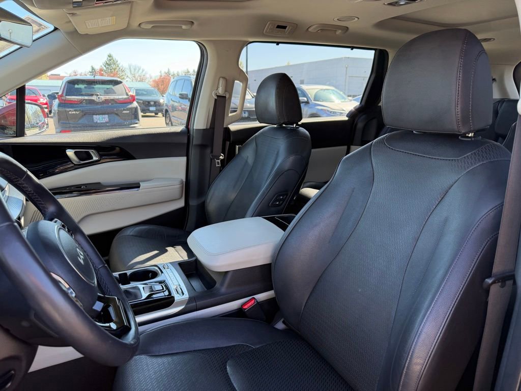Used 2024 Kia Carnival SX Prestige FWD image 18