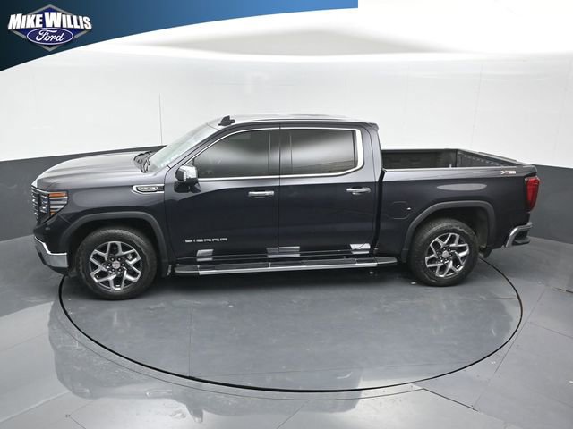 Used 2023 GMC Sierra 1500 SLT w/ SLT Premium Package AWD/4WD image 12