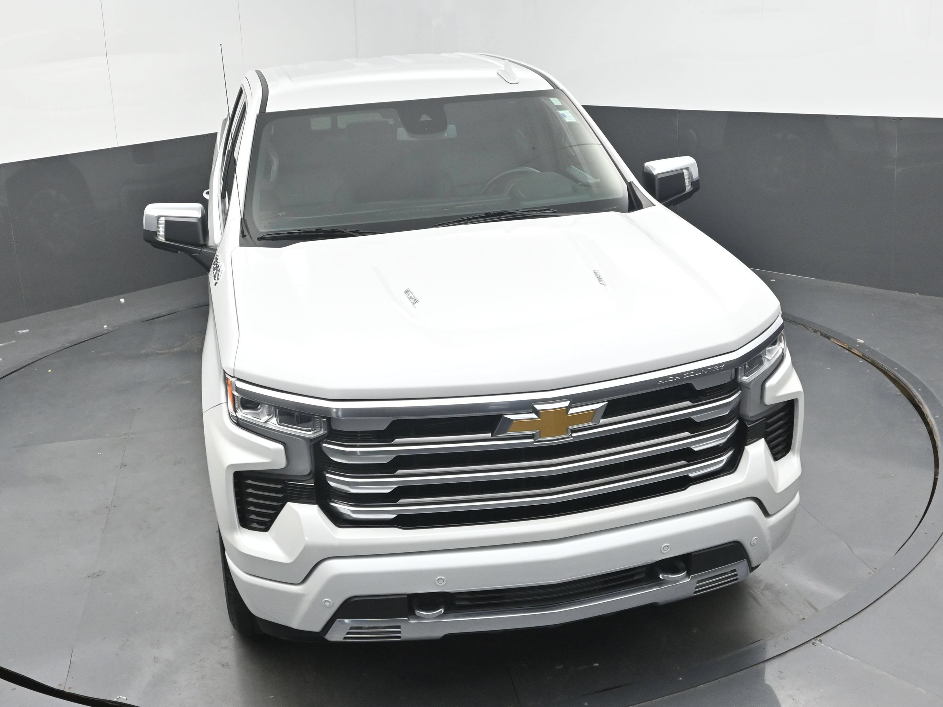 Used 2024 Chevrolet Silverado 1500 High Country w/ Z71 Off-Road Package AWD/4WD image 36