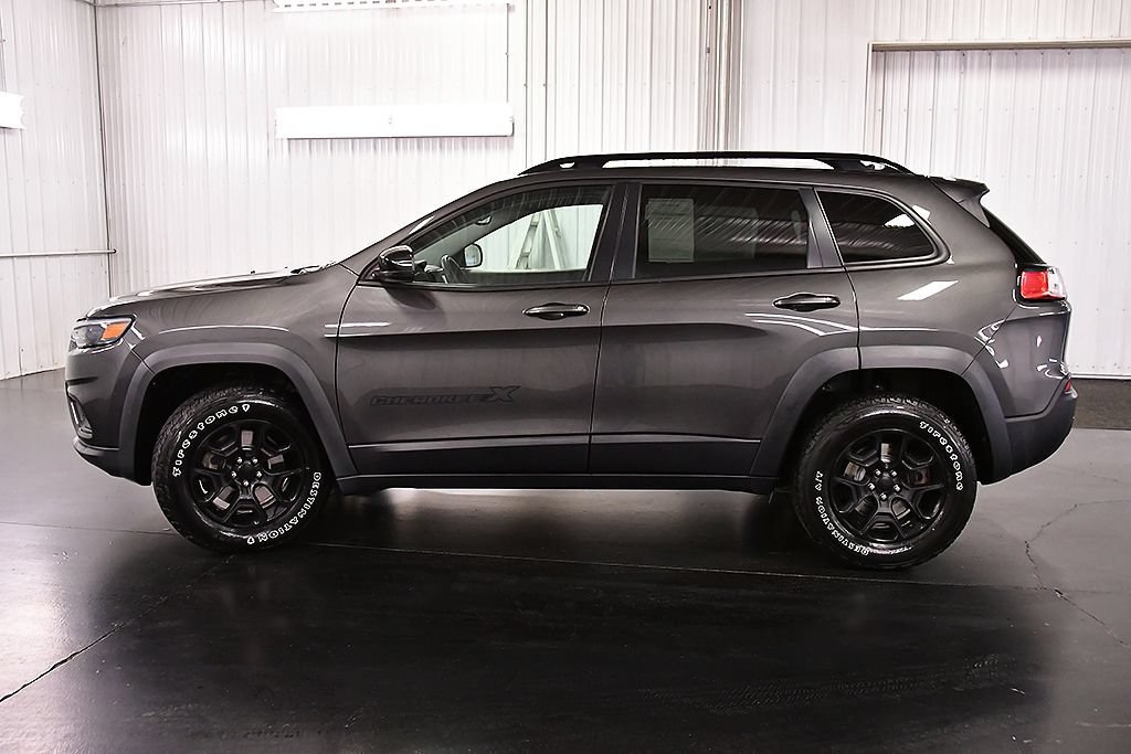 Used 2022 Jeep Cherokee Latitude AWD/4WD image 4