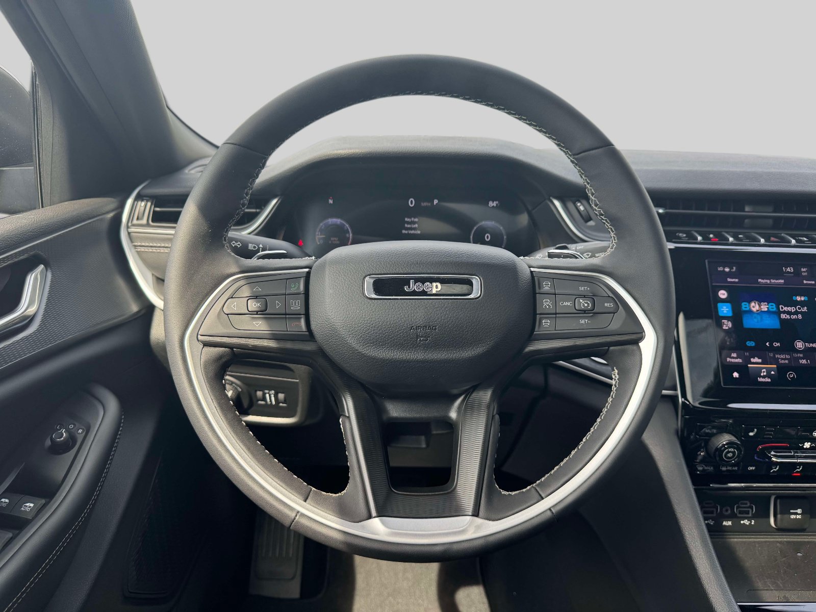 Used 2026 Jeep Grand Cherokee Laredo X AWD/4WD image 12