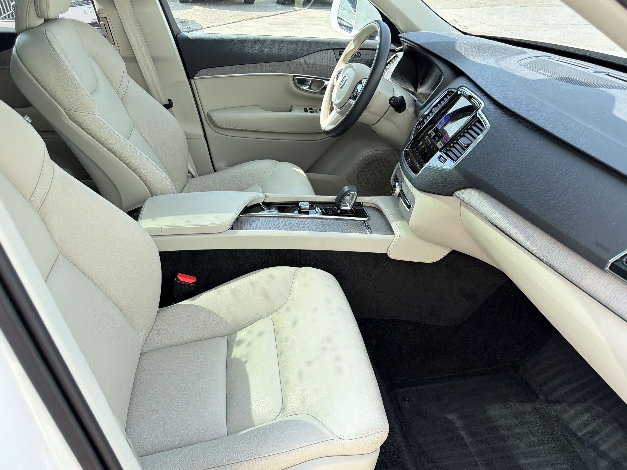 Used 2024 Volvo XC90 B6 Plus w/ Protection Package Premier AWD/4WD image 30