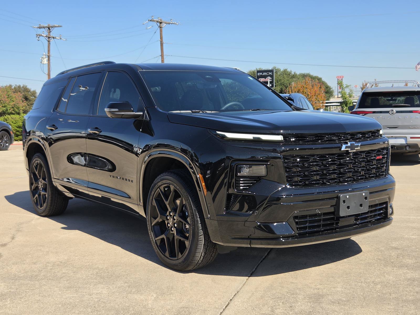 Used 2026 Chevrolet Traverse RS FWD image 3