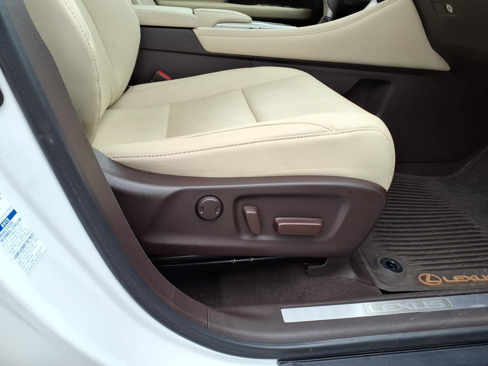 Used 2020 Lexus RX 350 AWD w/ Premium Package image 12