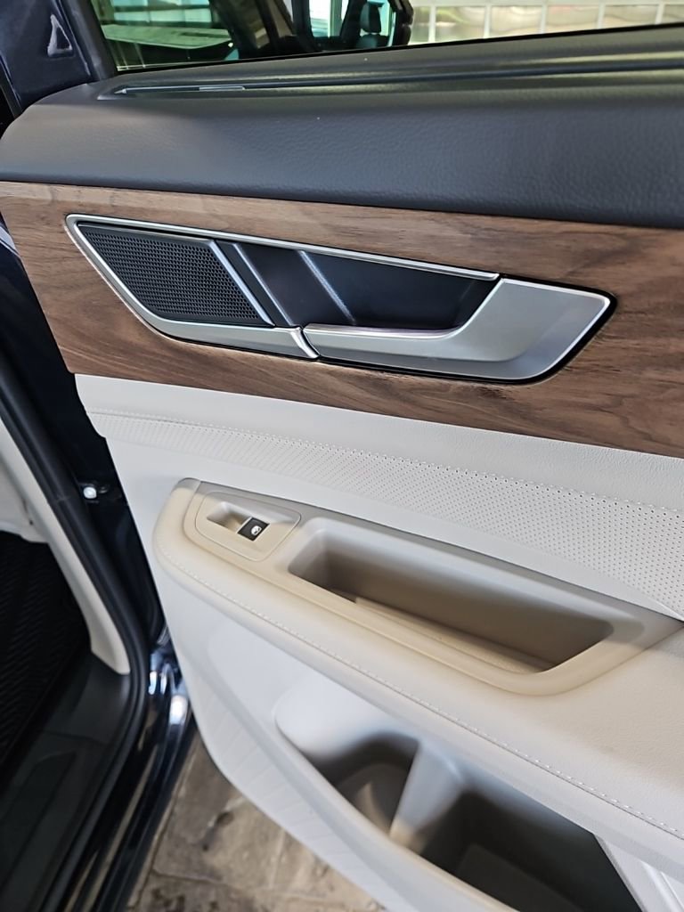 New 2026 Volkswagen Atlas SE image 16