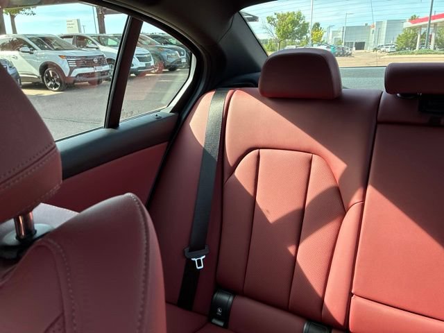Used 2025 BMW 330i xDrive Sedan w/ M Sport Package AWD/4WD image 21