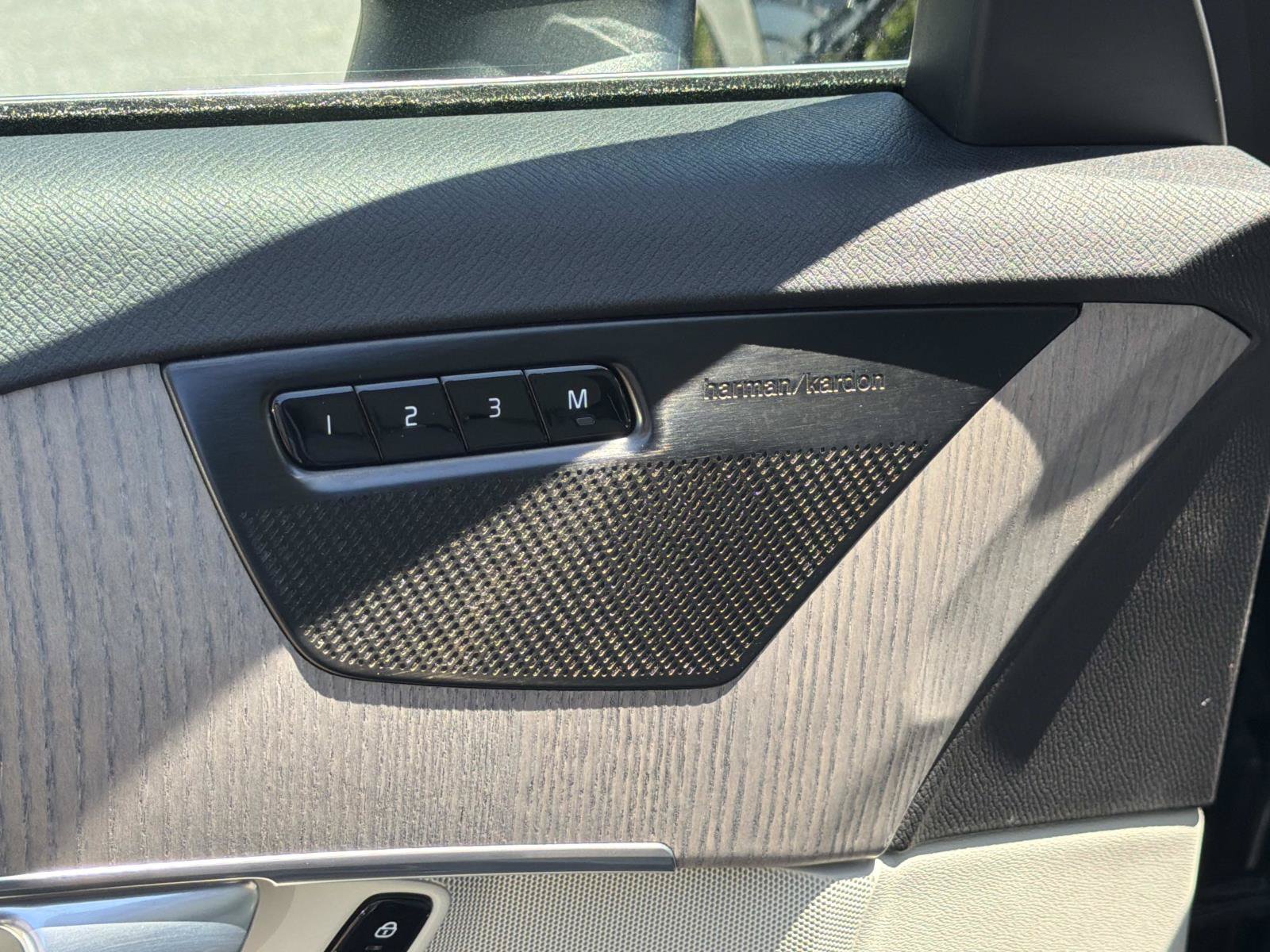 Certified 2023 Volvo XC90 B6 Plus w/ Protection Package Premier AWD/4WD image 16