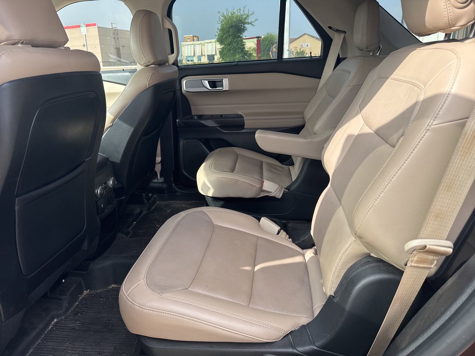 Used 2020 Ford Explorer Limited RWD image 9