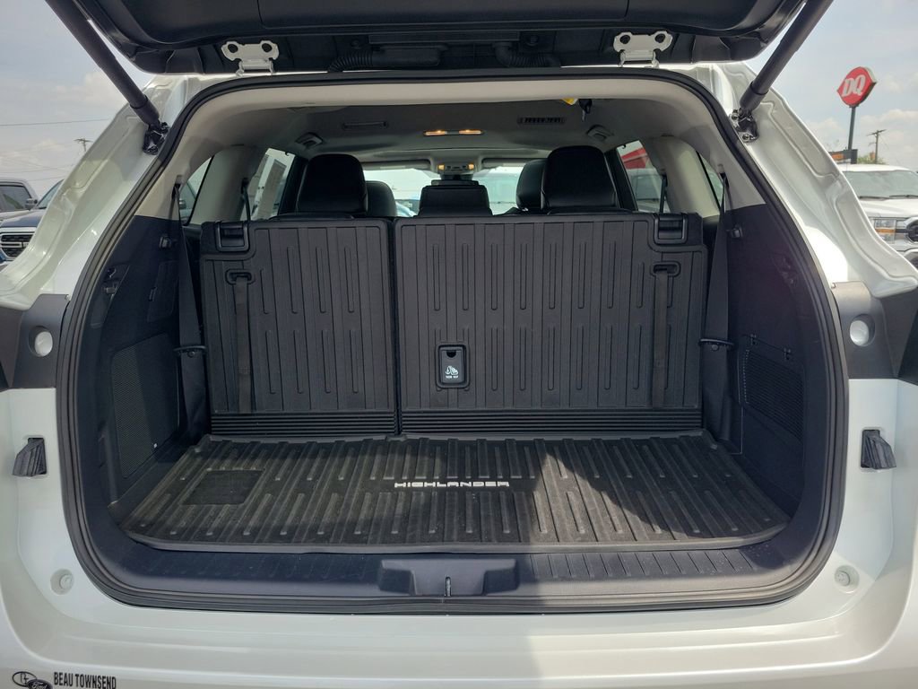 Used 2024 Toyota Highlander Limited AWD/4WD image 10