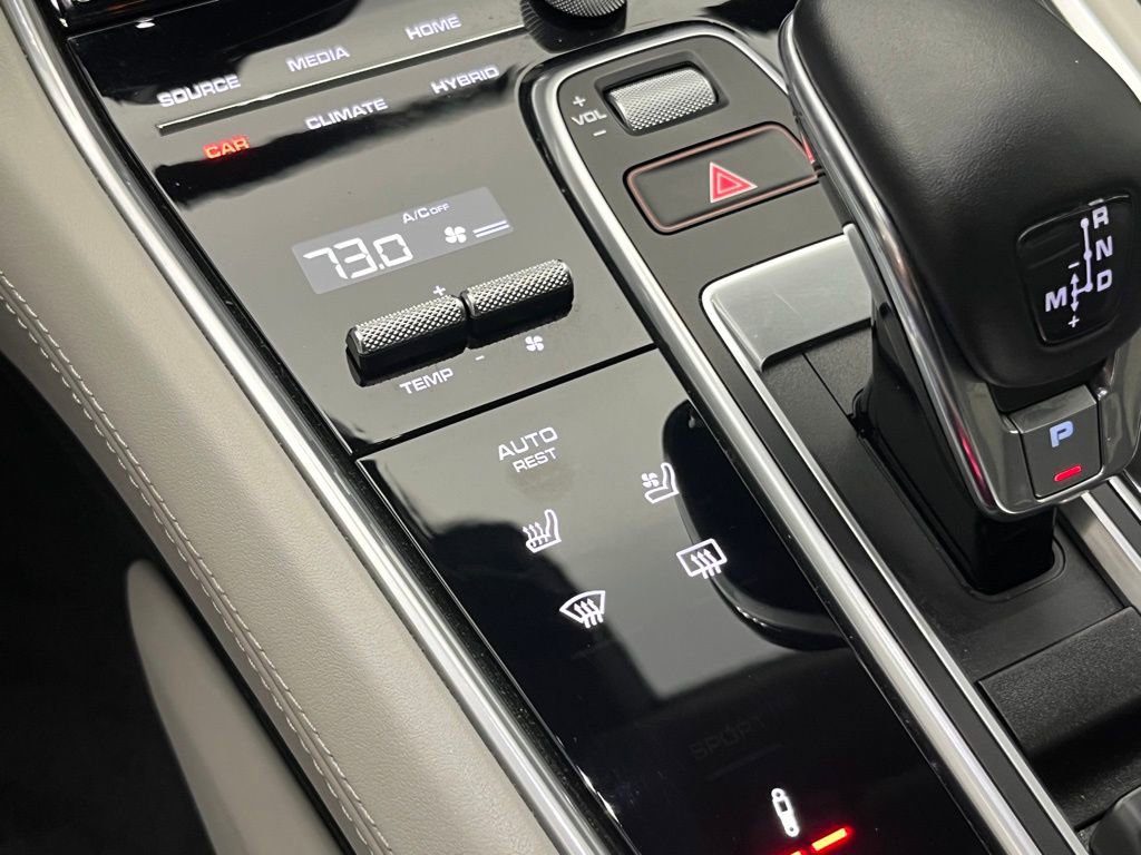 Used 2019 Porsche Panamera 4 image 16