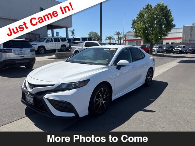 Used 2023 Toyota Camry SE w/ Convenience Package FWD image 1