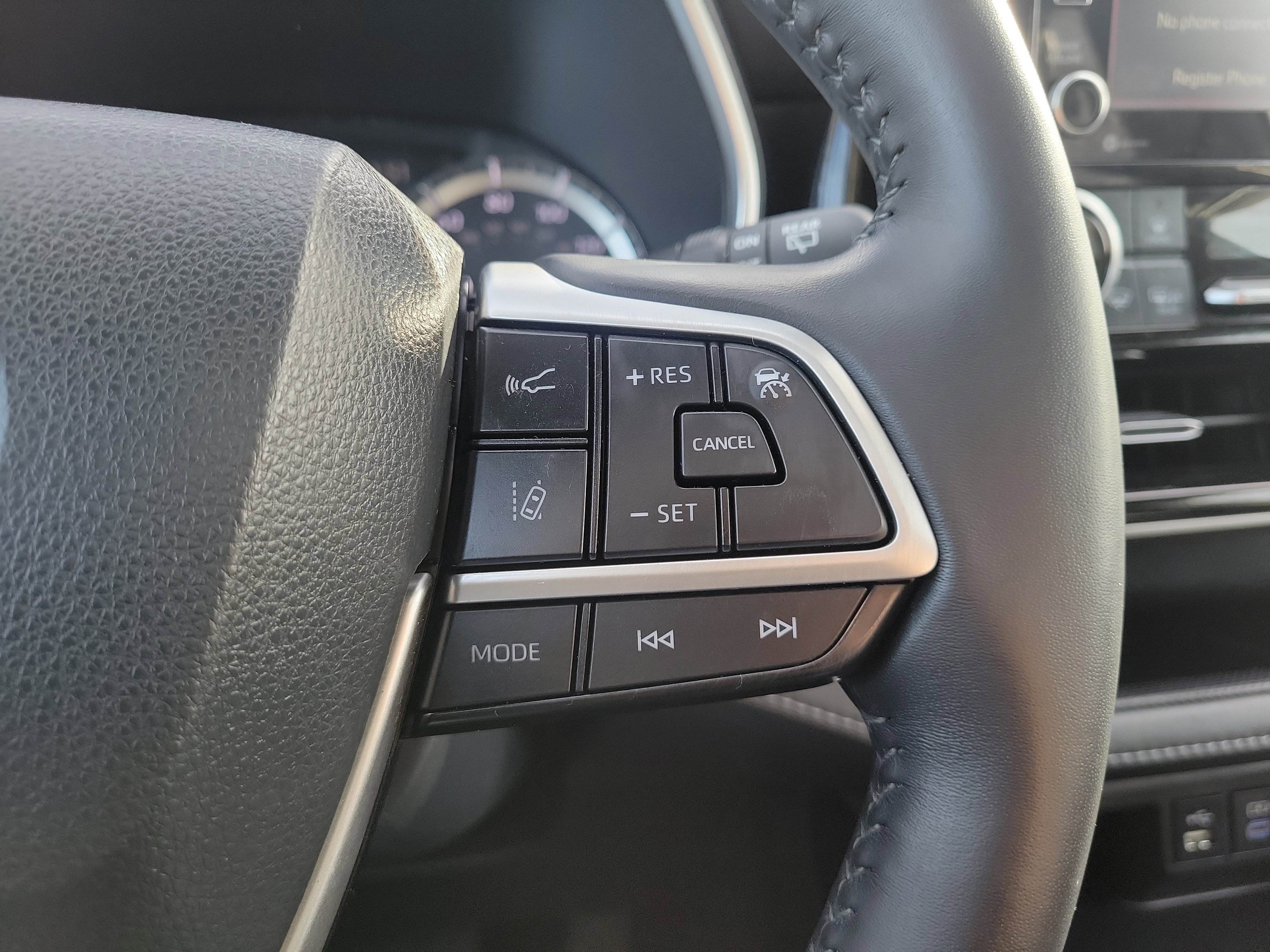 Used 2022 Toyota Highlander XLE image 23