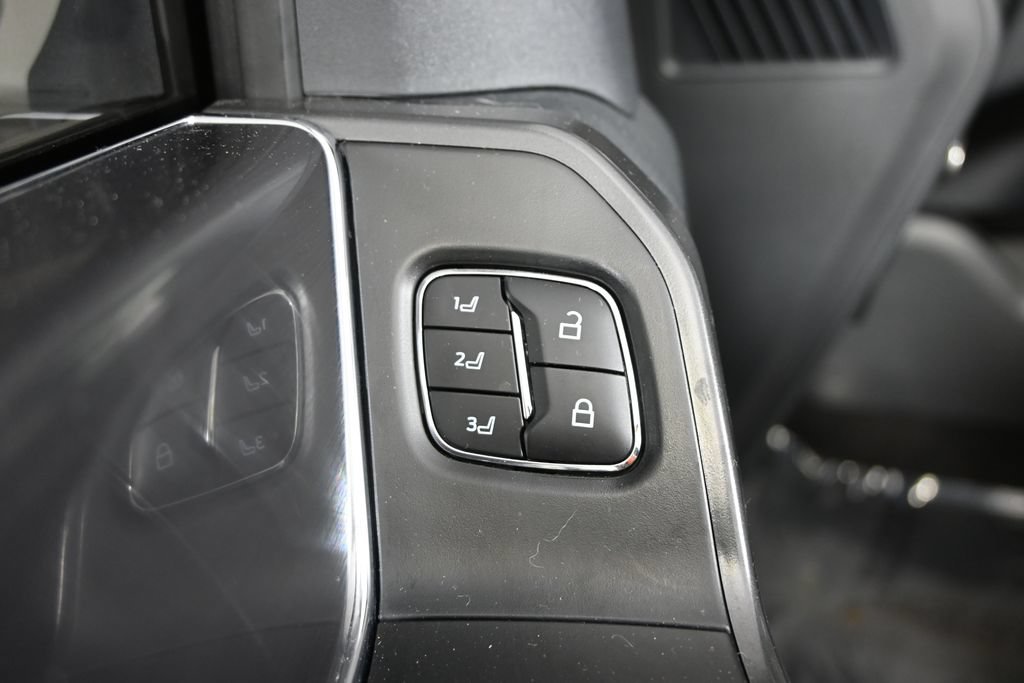 Used 2024 Ford F150 Lariat AWD/4WD image 20
