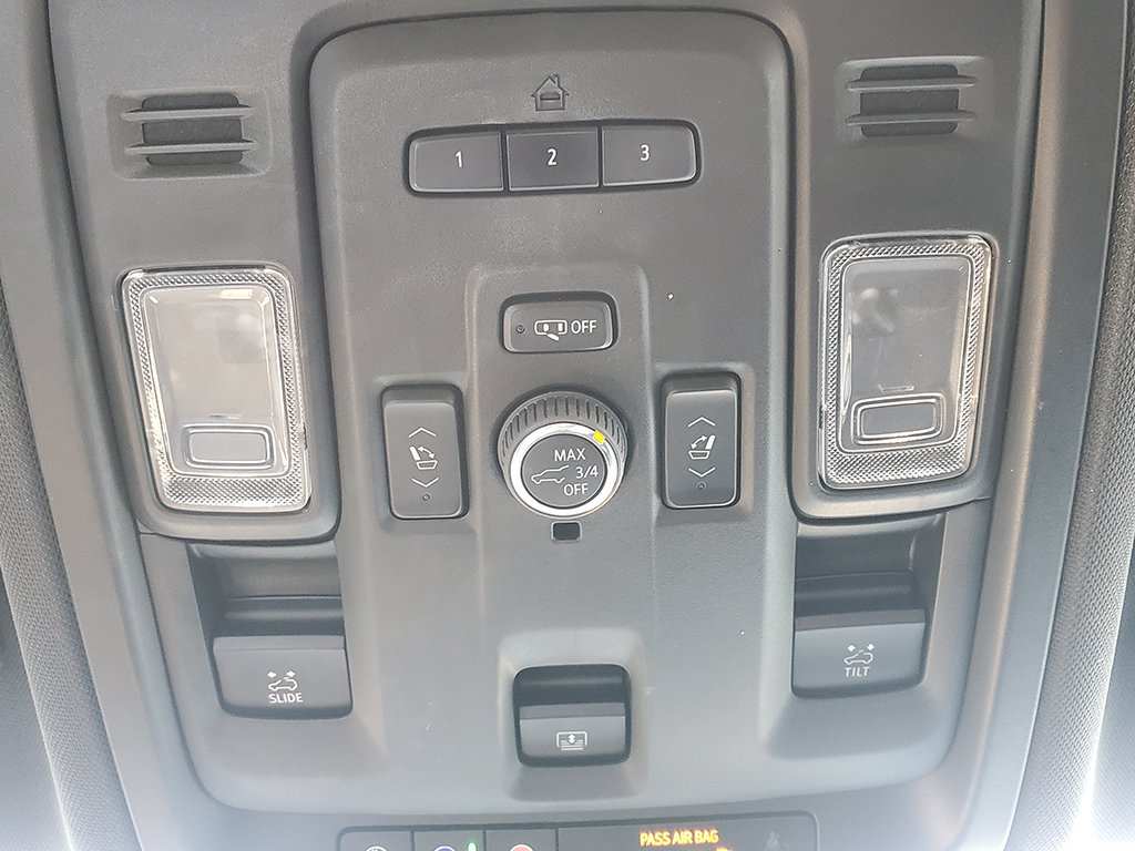 Used 2023 GMC Yukon AT4 w/ LPO, Floor Liner Package AWD/4WD image 28