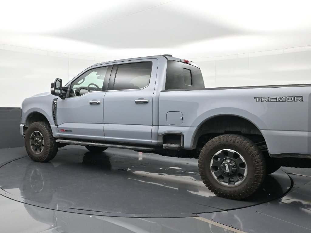 Used 2026 Ford F250 Platinum w/ Platinum Plus Package AWD/4WD image 2