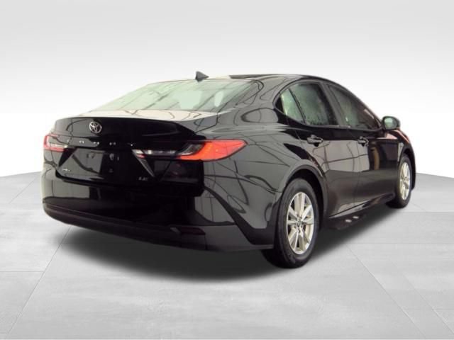 Used 2025 Toyota Camry LE FWD image 5