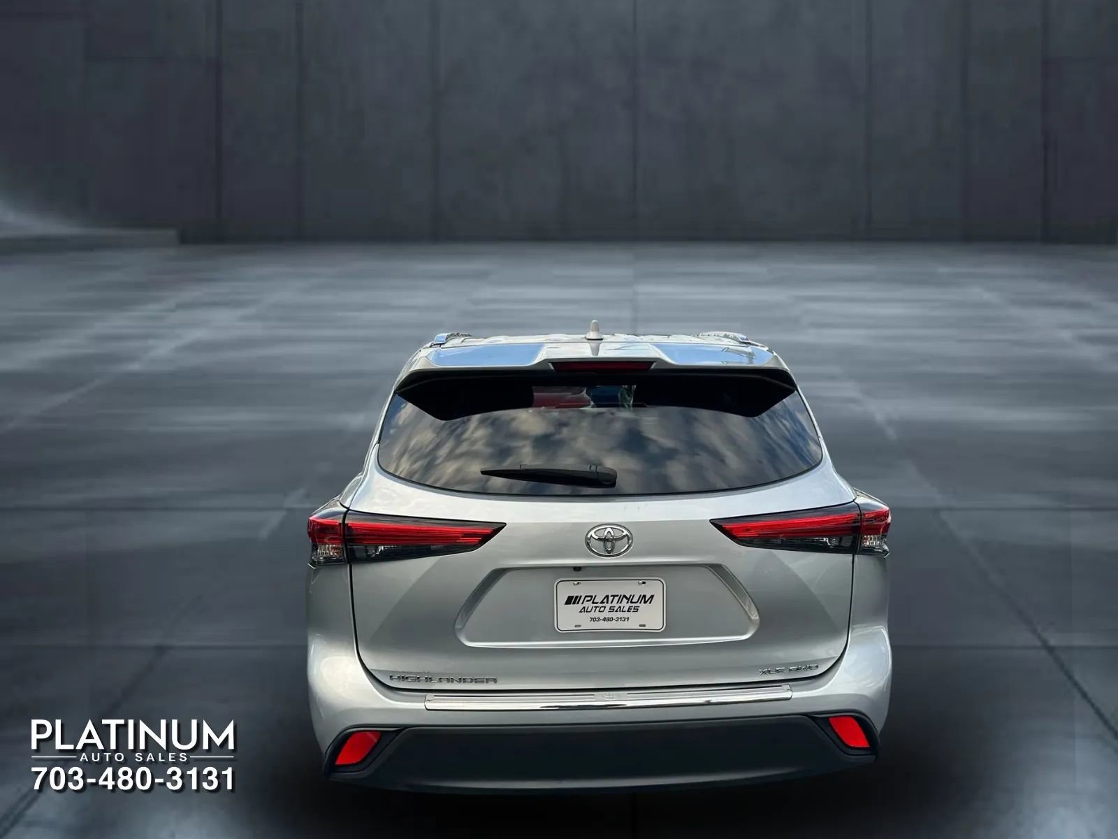 Used 2020 Toyota Highlander XLE image 7