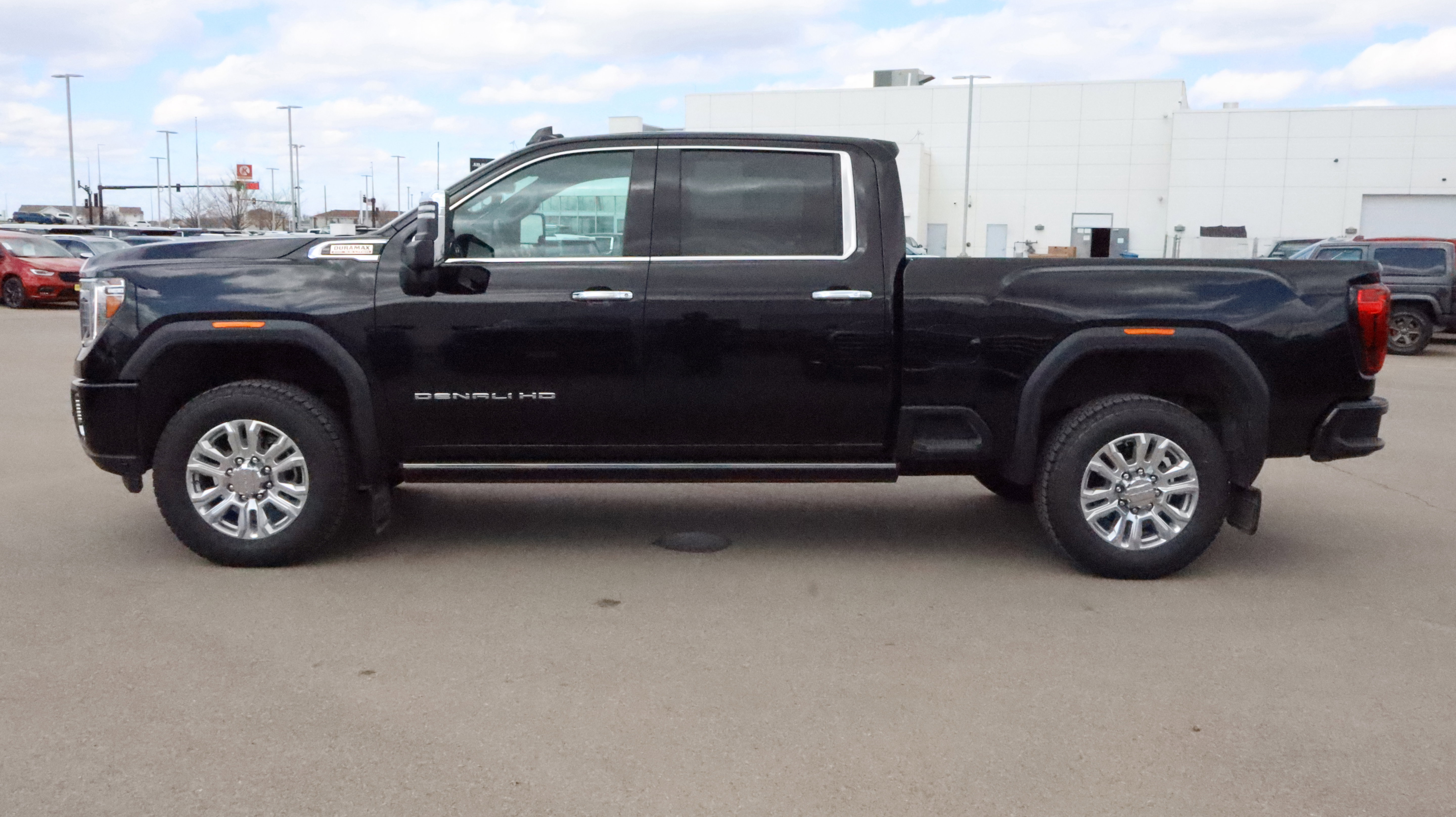 Certified 2023 GMC Sierra 2500 Denali w/ Denali Ultimate Package AWD/4WD image 4