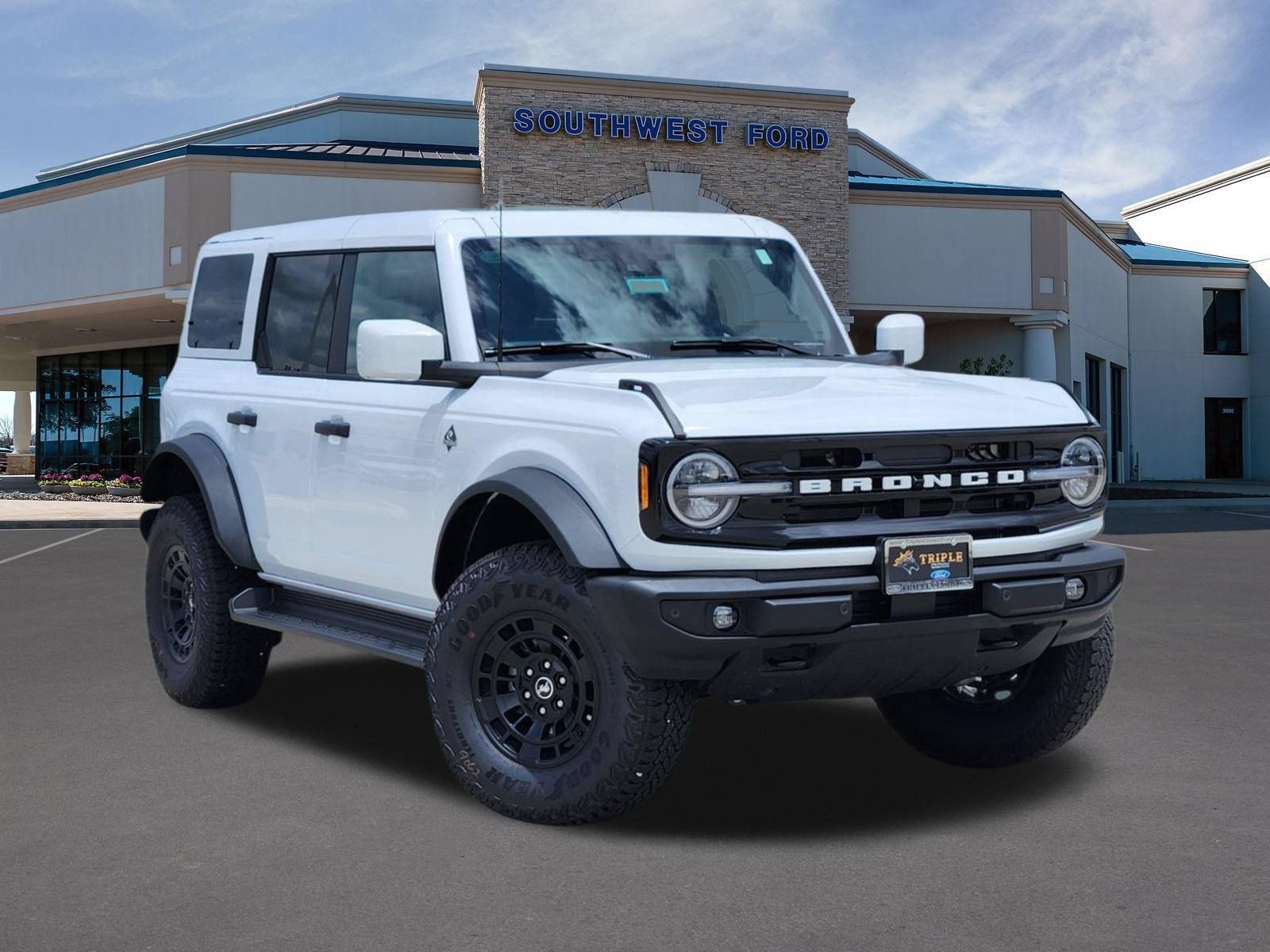 New 2026 Ford Bronco Outer Banks w/ Sasquatch Package