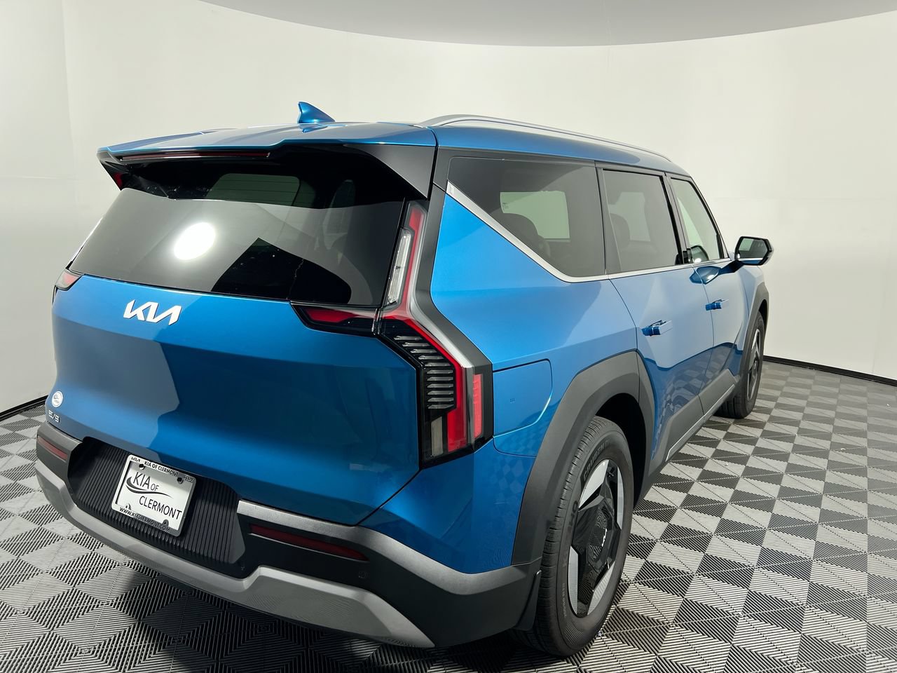 New 2026 Kia EV9 Wind AWD/4WD image 3