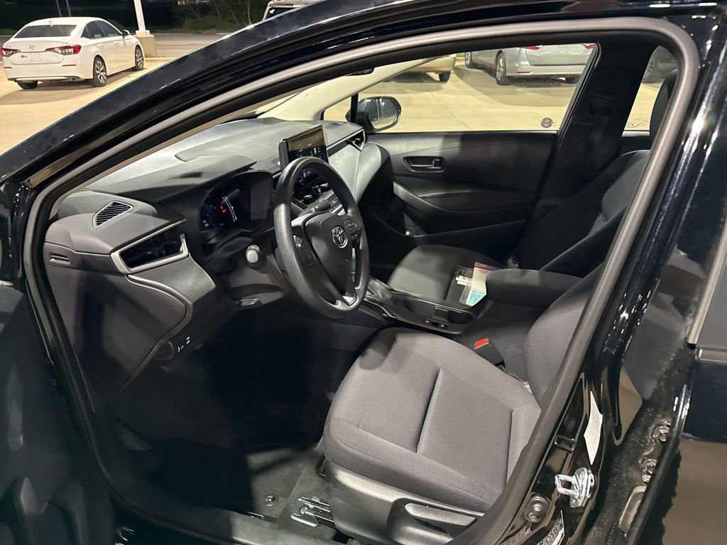 Used 2026 Toyota Corolla LE FWD image 12